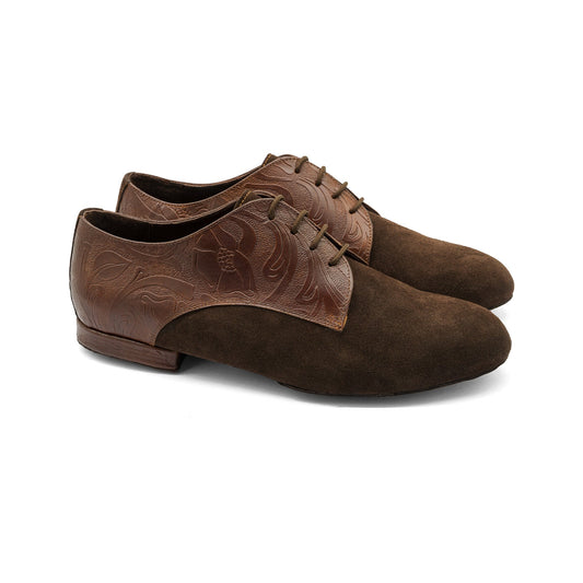 Γιατί οι γυναίκες κοιτάνε τα παπούτσια των αντρών?